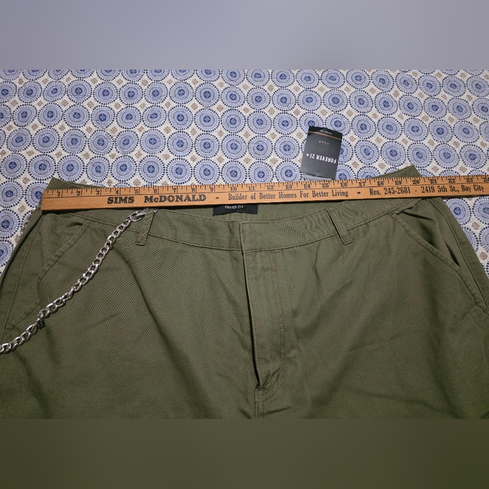 Olive Green Cargo Pants w/Chain - Picture 8 of 10